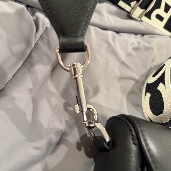 Marc Jacobs Black Crossbody Bag with Bold Strap - Picture 7 of 7